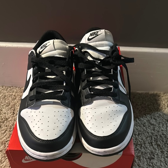Nike Dunk Low Panda - Picture 3 of 5